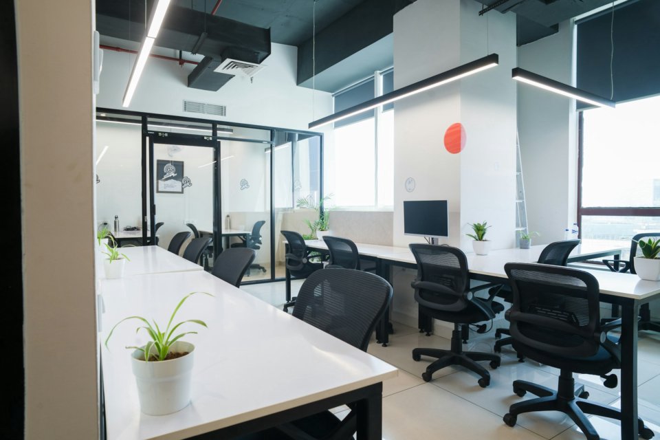 Kiadó 120 m²-es iroda az Infopark mellett, B kategóriás házban